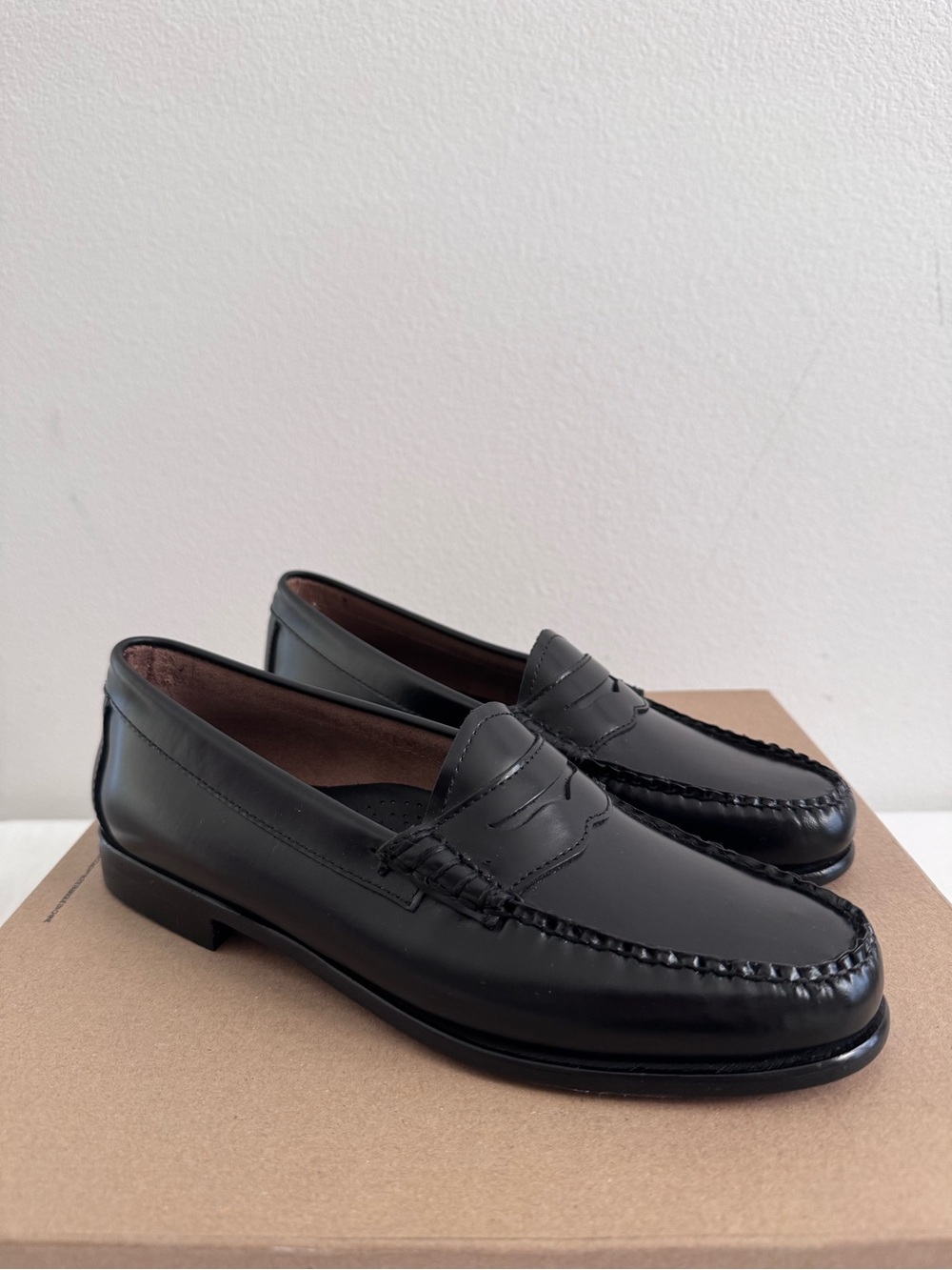 New GH Bass Women’s Whitney Weejuns Penny Loafers Size 9.5